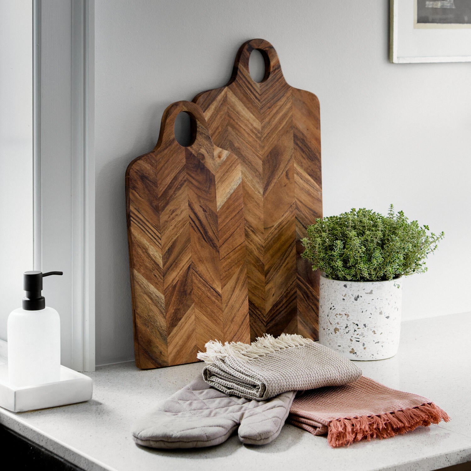 Terrazzo urtepotteskjuler, hvid - Ø13 cm.